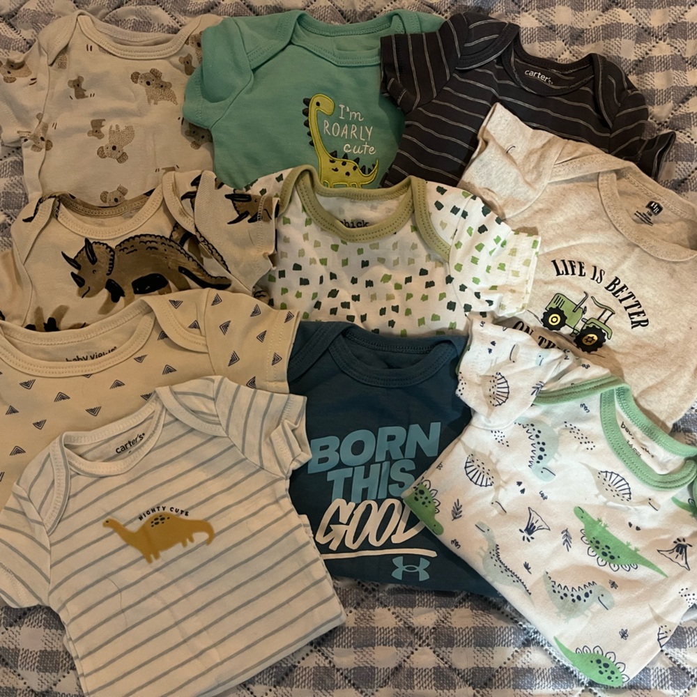 Baby Boys 3-6/6-9 Months Onesies
